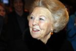 Amsterdam 28 november 2010
Opening nieuwe de la Mar theater en premiere van le cage aux falles. Joop en Janine v d Ende met Koningin Beatrix en Pieter v Vollenhoven
Peter Smulders bv