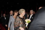 Amsterdam 28 november 2010
Opening nieuwe de la Mar theater en premiere van le cage aux falles. Joop en Janine v d Ende met Koningin Beatrix en Pieter v Vollenhoven
Peter Smulders bv