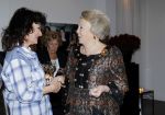 Amsterdam 28 november 2010
Opening nieuwe de la Mar theater en premiere van le cage aux falles. Joop en Janine v d Ende met Koningin Beatrix en Pieter v Vollenhoven. Koningin met Linda v Dijck
Peter Smulders bv