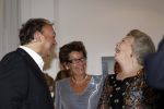Amsterdam 28 november 2010
Opening nieuwe de la Mar theater en premiere van le cage aux falles. Joop en Janine v d Ende met Koningin Beatrix en Pieter v Vollenhoven. Beatrix met Jon v Eerd
Peter Smulders bv