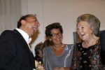 Amsterdam 28 november 2010
Opening nieuwe de la Mar theater en premiere van le cage aux falles. Joop en Janine v d Ende met Koningin Beatrix en Pieter v Vollenhoven. Beatrix met Jon v Eerd
Peter Smulders bv