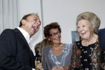 Amsterdam 28 november 2010
Opening nieuwe de la Mar theater en premiere van le cage aux falles. Joop en Janine v d Ende met Koningin Beatrix en Pieter v Vollenhoven. Beatrix met Jon v Eerd
Peter Smulders bv