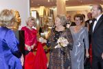 Amsterdam 28 november 2010
Opening nieuwe de la Mar theater en premiere van le cage aux falles. Joop en Janine v d Ende met Koningin Beatrix en Pieter v Vollenhoven. Koningin Beatrix met Merel en Petra Laseur
Peter Smulders bv