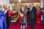 Amsterdam 28 november 2010
Opening nieuwe de la Mar theater en premiere van le cage aux falles. Joop en Janine v d Ende met Koningin Beatrix en Pieter v Vollenhoven. Koningin Beatrix met Merel en Petra Laseur
Peter Smulders bv