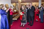 Amsterdam 28 november 2010
Opening nieuwe de la Mar theater en premiere van le cage aux falles. Joop en Janine v d Ende met Koningin Beatrix en Pieter v Vollenhoven. Koningin Beatrix met Merel en Petra Laseur
Peter Smulders bv
