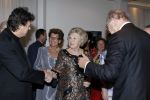 Amsterdam 28 november 2010
Opening nieuwe de la Mar theater en premiere van le cage aux falles. joop en Janine v d Ende met Koningin Beatrix en Marc Klein Essink
Peter Smulders bv