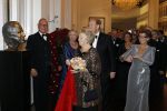 Amsterdam 28 november 2010
Opening Nieuwe de la Mar theater en premiere Le cage aux folles. Joop en Janine v d Ende met hun kinderen Vincent en Iris
Peter Smulders bv