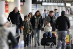 Schiphol 25 november 2010
Amanda Krabbe vertrekt voor 3 maanden naar Australie om daar aktie te gaan voeren tegen walvisvangst. martijn Bickel Achilles en de ouders van Amanda brengen haar weg.
Peter Smulders bv