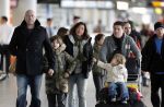 Schiphol 25 november 2010
Amanda Krabbe vertrekt voor 3 maanden naar Australie om daar aktie te gaan voeren tegen walvisvangst. martijn Bickel Achilles en de ouders van Amanda brengen haar weg.
Peter Smulders bv