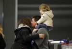 Schiphol 25 november 2010
Amanda Krabbe vertrekt voor 3 maanden naar Australie om daar aktie te gaan voeren tegen walvisvangst. martijn Bickel Achilles en de ouders van Amanda brengen haar weg.
Peter Smulders bv