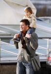 Schiphol 25 november 2010
Amanda Krabbe vertrekt voor 3 maanden naar Australie om daar aktie te gaan voeren tegen walvisvangst. martijn Bickel Achilles en de ouders van Amanda brengen haar weg.
Peter Smulders bv