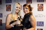 Amsterdam 18 november 2010
Presentatie van de beau monde awards  in het Amstel hotel. Monique Smit en zus Jenny Smit   . Monique wint make over award
Peter Smulders