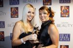 Amsterdam 18 november 2010
Presentatie van de beau monde awards  in het Amstel hotel. Monique Smit en zus Jenny Smit   . Monique wint make over award
Peter Smulders
