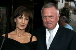 Scheveningen 2 juli 2004
Feestje Holland casino in het Kurhaus.
Harry Mens met vriendin Mouna Boukhrouf
Peter Smulders bv