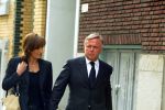 Rotterdam 9 mei 2002
Bloemen en publiek bij afscheid nemen van Pim Fortuyn.
Harry Mens met vriendin Mouna Boukhrouf en moeder van zijn twee dochters