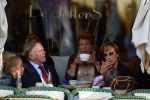 Amsterdam 22 september 2002
Harry Mens met vriendin Mouna Boukhrouf en moeder van zijn twee dochters op het terras