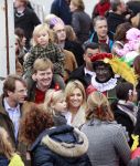 Scheveningen 13 november 2010
Prinses Maxima Prins WillemAlexander en Amalia Ariane en Alexia bij intocht sinterklaas.
Peter Smulders bv