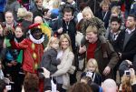 Scheveningen 13 november 2010
Prinses Maxima Prins WillemAlexander en Amalia Ariane en Alexia bij intocht sinterklaas.
Peter Smulders bv