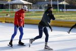Amsterdam 19 december 2011
Amanda Krabbe aan het trainen voor de marathon op de weisensee op de jaap eden schaatsbaan.
Peter Smulders bv