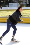 Amsterdam 19 december 2011
Amanda Krabbe is aan het trainen voor de marathon op de weisensee.
Dit is pas haar derde keer op schaatsen. Ze traint op de Jaap Eden baan.
Peter Smulders bv