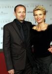 Amsterdam 21 november 2011
Premiere Nova Zembla in het RAI theater. De film is geregisseerd door Reinout Oerlemans en Robert de Hoog en Doutzen Kroes spelen de hoofdrollen.
Prinses Maxima en prins Wilem Alexander zijn de eregasten. Anita Witzier met vriend
Peter Smulders bv