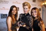 Amsterdam 24 november 2011
Uitreiking Beau monde awards in het Amstel hotel. Anouk Smulders met Irene Avogadri en stylist manon
Peter Smulders bv