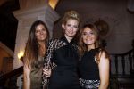 Amsterdam 24 november 2011
Uitreiking Beau monde awards in het Amstel hotel. Anouk Smulders met Irene Avogadri en Manon
Peter Smulders bv