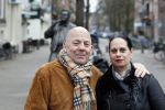Amsterdam 4 december 2011
Arie Hazes bij het beeld van zijn broer Andre op de albert Cuyp. Arie met zijn vrouw
Peter Smulders bv