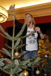 Amsterdam 8 december 2011
Bn ers tuigen kerstboom op voor het goede doel in artis. De aktie is mogelijk gemaakt door Sky radio. Babette en Anne v Veen
Peter Smulders bv