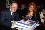 Hilversum 15 november 2011
Presentatie boek van de Zangeres zonder Naam geschreven door Ben Holthuis.
Peter Smulders bv