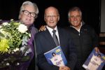 Hilversum 15 november 2011
Presentatie boek van de Zangeres zonder Naam geschreven door Ben Holthuis. Ben met Adriaan Hoes
Peter Smulders bv