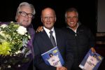 Hilversum 15 november 2011
Presentatie boek van de Zangeres zonder Naam geschreven door Ben Holthuis. Ben met Adriaan Hoes
Peter Smulders bv