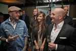 BAARN - In Restaurant Vuur is de perspresentatie gehouden van de nieuwe kerst cd genaamd Christmas Duets.  Met op de foto vlnr Ben Saunders, Jamie Faber en Dean Saunders. FOTO PETER SMULDERS BV
