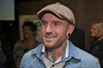BAARN - In Restaurant Vuur is de perspresentatie gehouden van de nieuwe kerst cd genaamd Christmas Duets.  Met op de foto zanger Ben Saunders. FOTO PETER SMULDERS BV