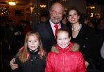 Amsterdam 22 december 2011
Premiere kerstcircus in carre. Bert Simhoffer met vrouw en kinderen
Peter Smulders bv