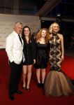 Amsterdam 21 november 2011
Premiere Nova Zembla in het RAI theater. De film is geregisseerd door Reinout Oerlemans en Robert de Hoog en Doutzen Kroes spelen de hoofdrollen.
Prinses Maxima en prins Wilem Alexander zijn de eregasten. Bram Moszkovicz met vriendin Eva Jinek en dochter met vriendin
Peter Smulders bv