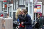 Amsterdam 6 november 201
Bridget Maasland viert haar verjaardag op de wallen bij chinees restaurant Oriental. Ook haar vriend Pieter v Schaijk is aanwezig
Peter Smulders bv