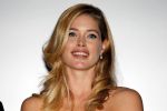 Amsterdam 21 november 2011
Premiere Nova Zembla in het RAI theater. De film is geregisseerd door Reinout Oerlemans en Robert de Hoog en Doutzen Kroes spelen de hoofdrollen.
Prinses Maxima en prins Wilem Alexander zijn de eregasten.Doutzen met man Sunnery James
Peter Smulders bv