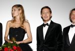 Amsterdam 21 november 2011
Premiere Nova Zembla in het RAI theater. De film is geregisseerd door Reinout Oerlemans en Robert de Hoog en Doutzen Kroes spelen de hoofdrollen.
Prinses Maxima en prins Wilem Alexander zijn de eregasten.
Peter Smulders bv