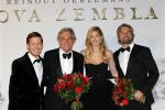 Amsterdam 21 november 2011
Premiere Nova Zembla in het RAI theater. De film is geregisseerd door Reinout Oerlemans en Robert de Hoog en Doutzen Kroes spelen de hoofdrollen.
Prinses Maxima en prins Wilem Alexander zijn de eregasten. Derek de Lint en Victor Reinier
Peter Smulders bv
