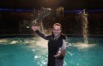 Harderwijk 30 november 2011
Frans Bauer aan het trainen voor show met dolfijnen in het dolfinarium. Zijn vader en zoon Christiaan zijn erbij.
Peter Smulders bv