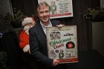 BAARN - In Restaurant Vuur is de perspresentatie gehouden van de nieuwe kerst cd genaamd Christmas Duets. Met op de foto Hans Aalbers. FOTO PETER SMULDERS BV