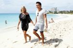 Sint Maarten 10 november 2011
Jan Smit en zijn vrouw Liza op het strand de dag voor hun trouwen.
Peter Smulders bv