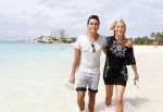 Sint Maarten 10 november 2011
Jan Smit en zijn vrouw Liza op het strand de dag voor hun trouwen.
Peter Smulders bv