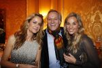 Amsterdam 24 november 2011
Uitreiking Beau monde awards in het Amstel hotel. Leontine Mourits Frank Wisse en Pauline Huizinga
Peter Smulders bv