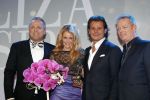 Amsterdam 24 november 2011
Uitreiking Beau monde awards in het Amstel hotel. Liza Sips met John Lukken Gordon en Leco v Zadelhoff
Peter Smulders bv