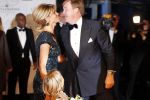 Amsterdam 21 november 2011
Premiere Nova Zembla in het RAI theater. De film is geregisseerd door Reinout Oerlemans en Robert de Hoog en Doutzen Kroes spelen de hoofdrollen.
Prinses Maxima en prins Wilem Alexander zijn de eregasten. Benjamin Oerlemans geeft bloemen aan Maxima
Peter Smulders bv