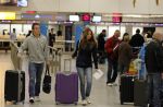 Schiphol en Sint maarten 8 november 2011
Vertrek en aankomst gasten huwelijk Lisa en Jan Smit. Monique Smit met vriend
Peter Smulders bv