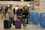 Schiphol en Sint maarten 8 november 2011
Vertrek en aankomst gasten huwelijk Lisa en Jan Smit. Monique Smit met vriend
Peter Smulders bv