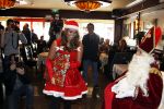 Volendam 24 november 2011
Presentatie dvd Nick en Simon symphonica in Rosso. Angela Groothuizen als sinterklaas en Monique Smit als kerstman reikten ze uit
Peter Smulders bv